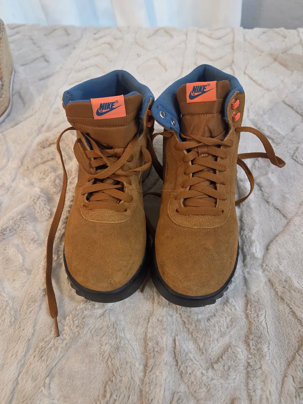 Nike Hoodland Men's Size 10 Light British‎ Bone Black CU1585-200 Boots
